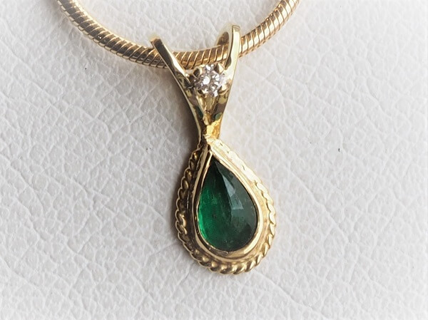 Handmade 18k Yellow Gold Emerald Pendant with Diamond Accent
